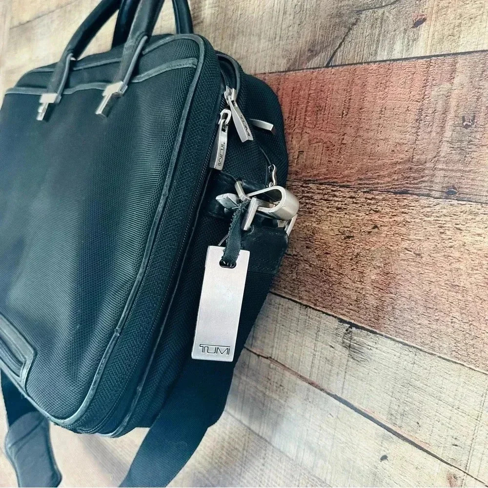 Tumi Elements Computer Laptop Briefcase - image 6